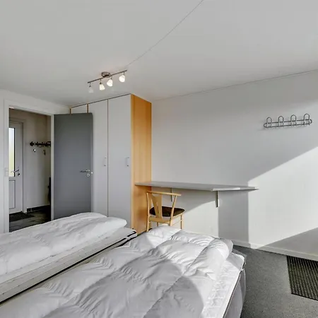 Elizabeta - 100m To The Fjord By Interhome Leilighet
